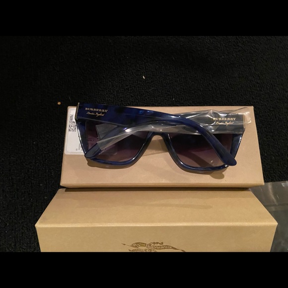 Burberry Blue Havana sunglasses..Brand-new in box main image 10